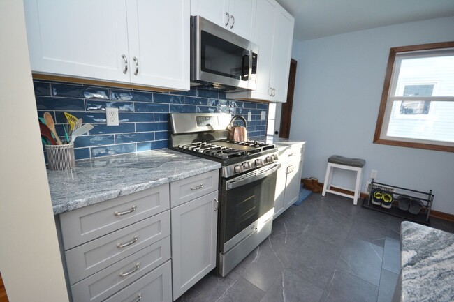 Foto del edificio - Beautiful 2bed Home With New Renovations F...