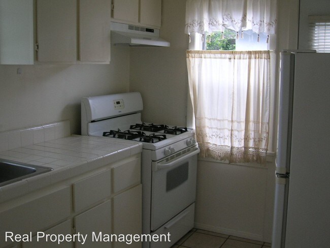 Foto del edificio - 1022-1026 S Tremont St