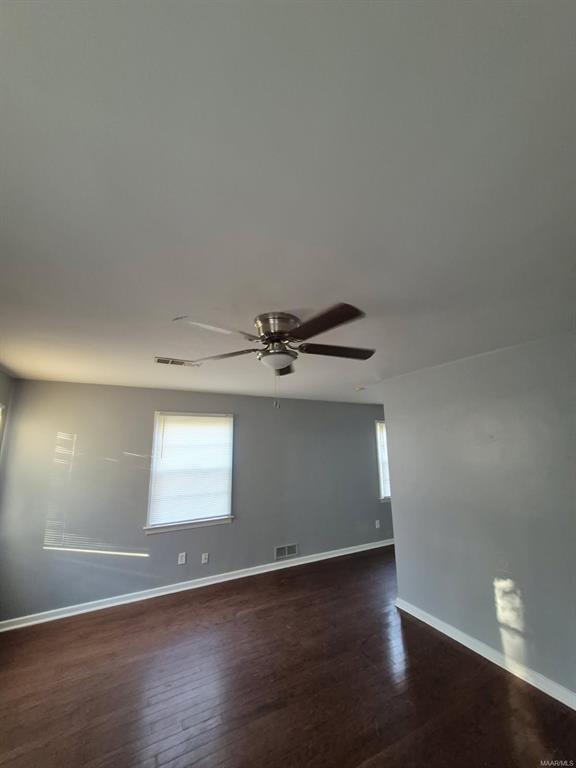 Building Photo - 2141 Meadowlane Dr