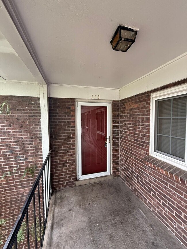 Foto del edificio - Spacious 3 Bedroom 2 Bathroom Condo in East Denver!