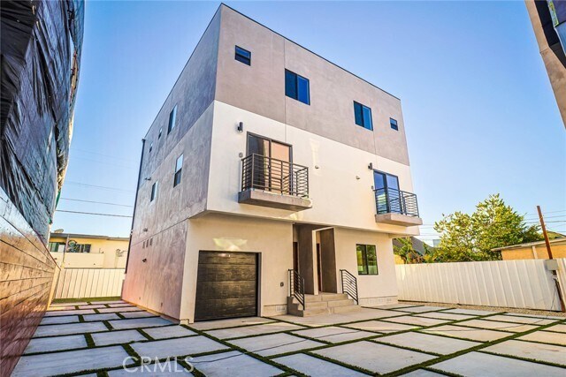 Foto principal - 4836 W 17th St