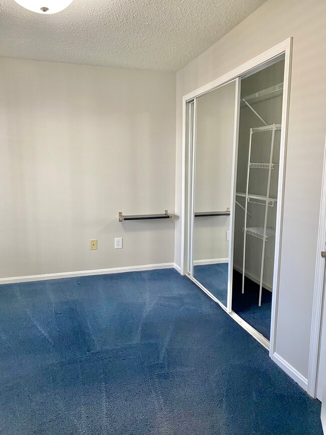Foto del edificio - 6007 Ellesmere Ct