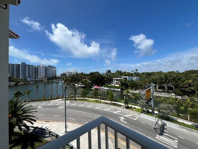 Building Photo - 2600 Collins Ave