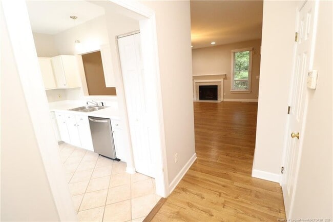 Building Photo - 114 Windward Ct