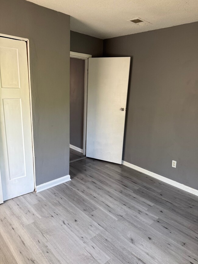 Building Photo - 3394 Pine Ridge Ln