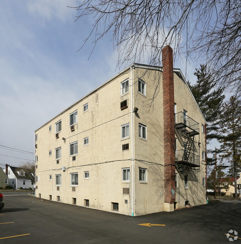 Primary Photo - 260 Belmont Parkway