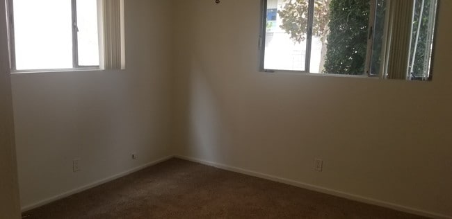 Building Photo - 624 Pico Blvd