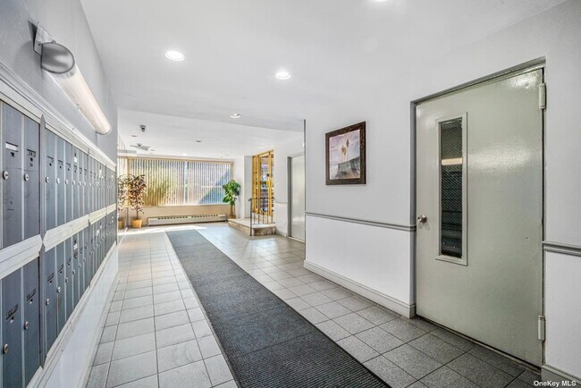 Foto del edificio - 222-89 Braddock Ave