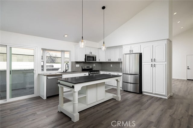 Foto del edificio - 24871 Overland Dr