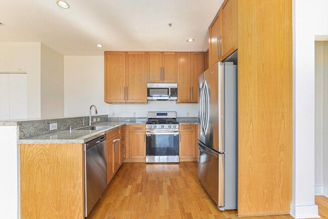 Building Photo - 371 30th St #403 - 2 bedroom | 2 bath | Up...