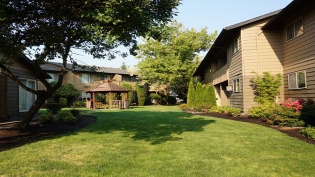 Building Photo - Evergreen Estates
