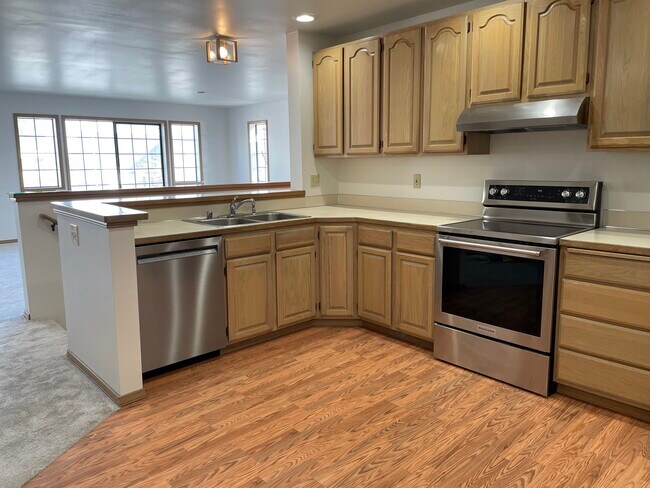Kitchen - 3224 Colby Ave