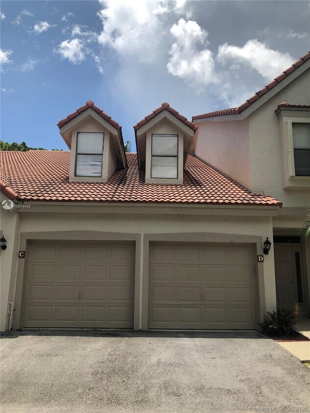 Primary Photo - 5800 Coach House Cir