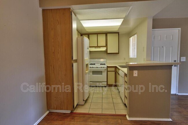 Building Photo - 16377 Lakeshore Dr