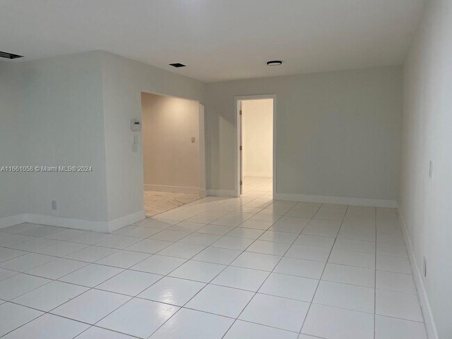 Foto del edificio - 533 S Rainbow Dr