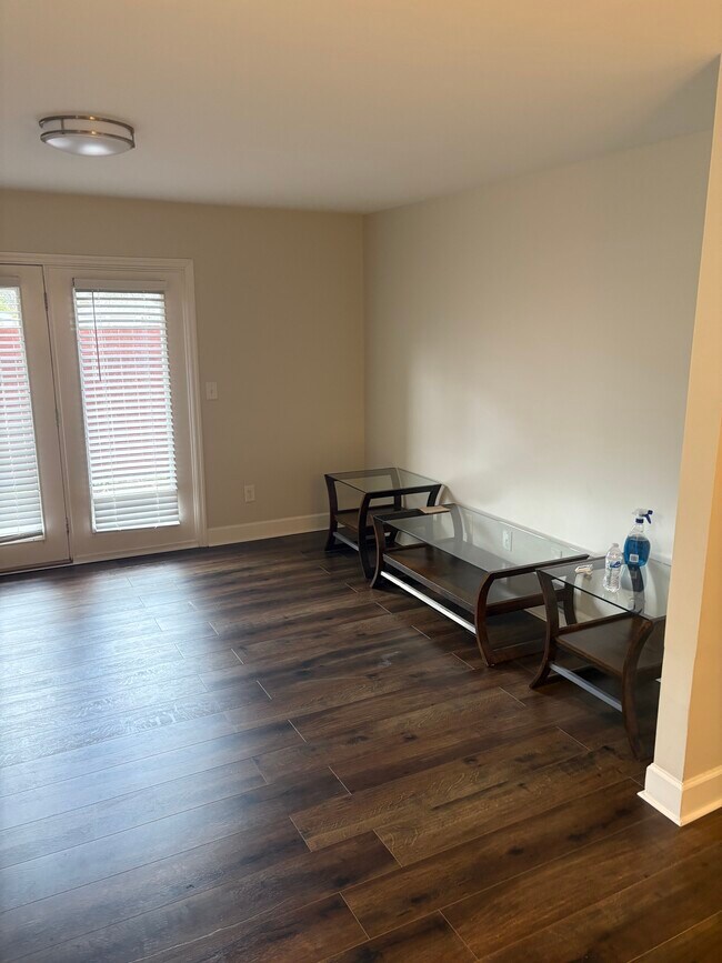 Foto del edificio - 515 Basswood Ave