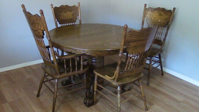 Juego de comedor de roble con hojas para 6 personas - 2710 Oliver Ave