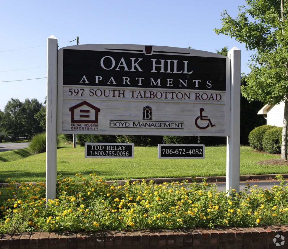 Building Photo - Oak Hill