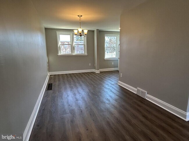 Foto del edificio - 737 Surrey Ln