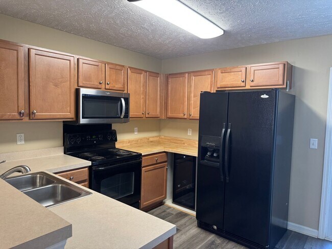 Foto del edificio - 2BR Townhome in Shadow Glen