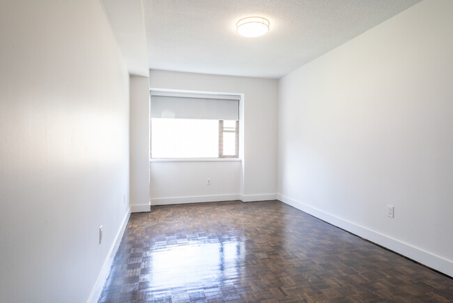 Photo du bâtiment - 1BR *Special Offer Available*