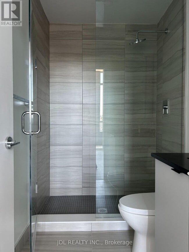 Building Photo - 285 Dufferin St