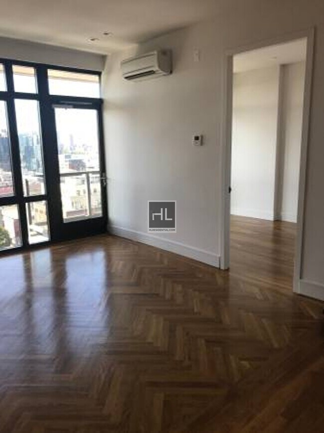 Building Photo - Wythe Avenue Williamsburg NO FEE!
