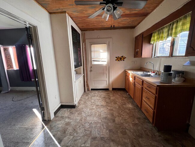 Foto del edificio - 3 bed 1.5 bath - Located in the heart of Monessen