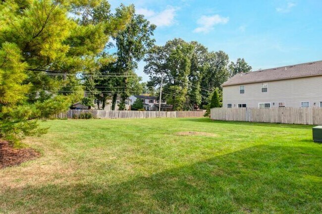 Property Side Common Playground - 7766 Hansgrove Ct