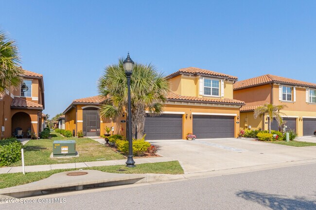 Building Photo - 724 Carlsbad Dr