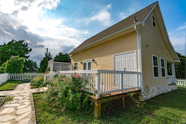 Foto del edificio - 404 N Meyersville Rd