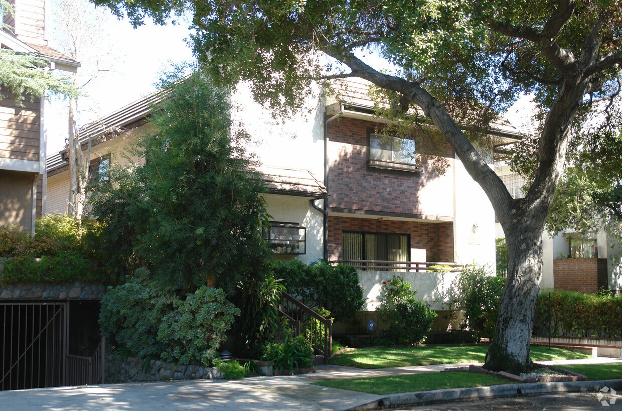 622 N Howard St, Glendale, CA 91206 Apartments in Glendale, CA