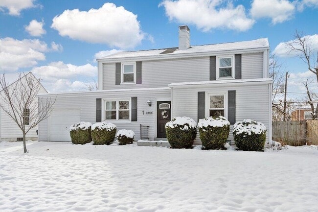 Foto del edificio - 2063 Inchcliff Rd