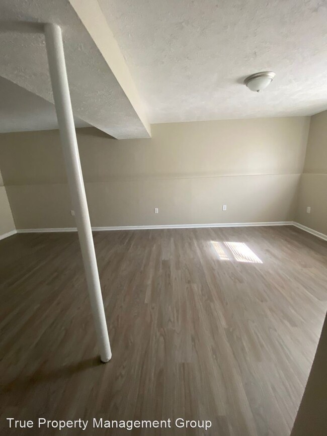 Building Photo - 3 br, 1.5 bath House - 10316 Woodhaven Circle