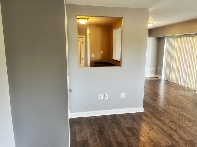 Building Photo - 6305 Hil Mar Dr