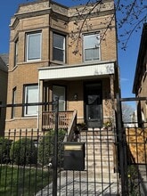 Building Photo - 2440 N St Louis Ave