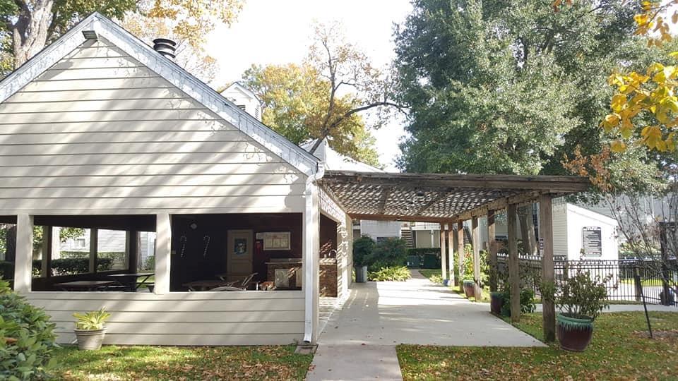 Foto principal - 9809 Richmond Ave.