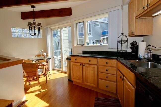 Foto del edificio - 34 Rockport Rd