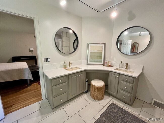 Foto del edificio - 219 Glenridge Rd