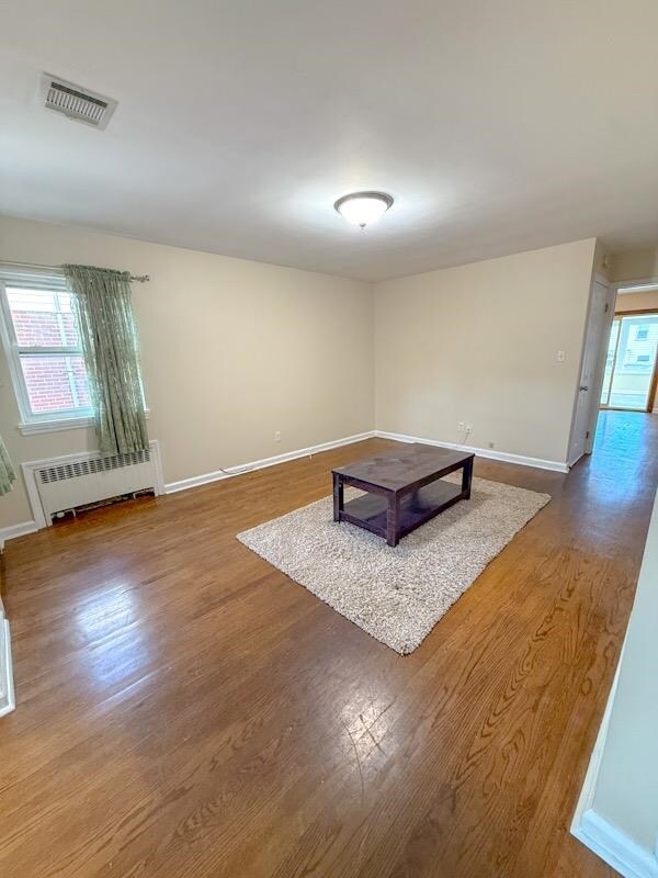 Foto del edificio - 223 Day Ave