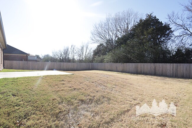 Building Photo - 6137 Humphreys Dr