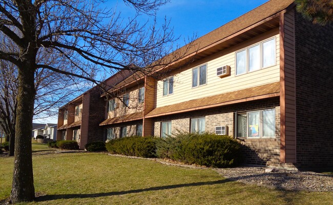 Pheasant Run Exterior - Pheasant Run Apartments