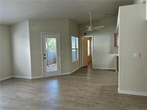 Building Photo - 701 Capri Dr