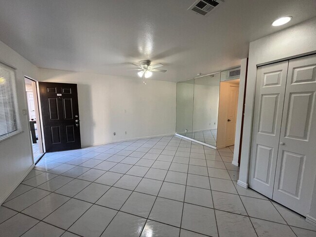 Foto del edificio - 12440 N 20th St