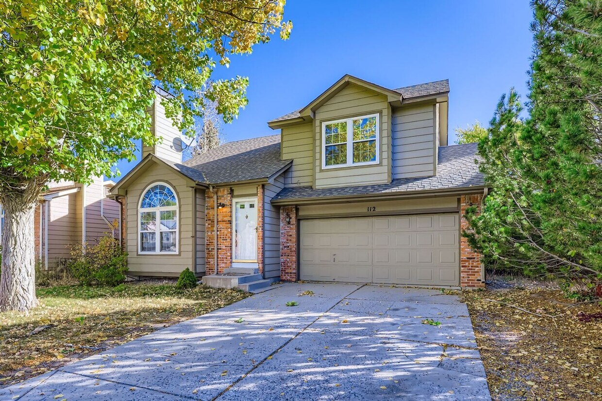 Foto principal - Beautiful 3-Bedroom Home with Open Floor P...