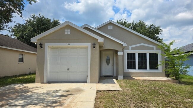 Foto del edificio - One Story Home in Royal Ridge, Davenport
