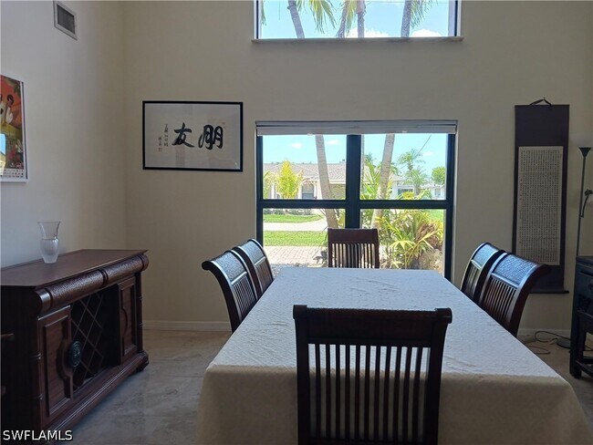 Foto del edificio - 2727 SE 24th Pl