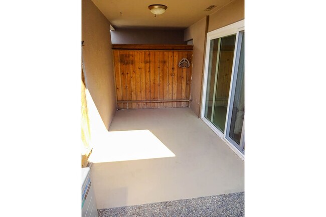 Large Patio - 210 14th St