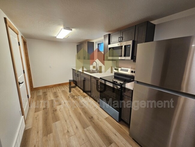 Building Photo - 1909 S 14th St W