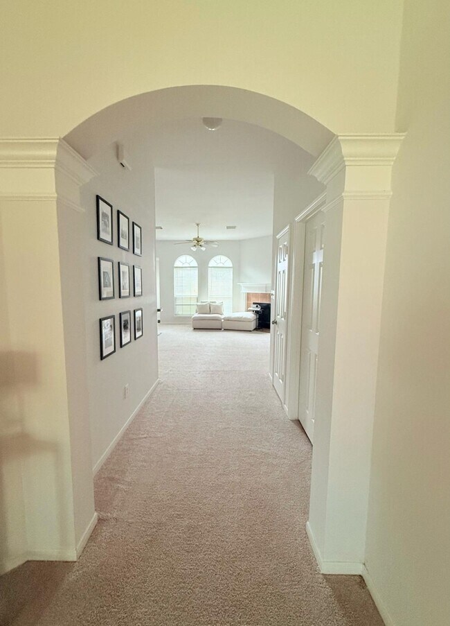 Foto del edificio - 6338 Big Oak Canyon Dr